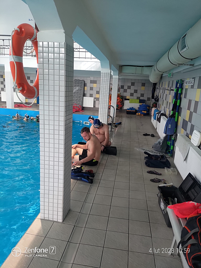 Hokej pod wodą Walenie Siemianowice Śląskie Trening 4 II 2023. Koniec Walenia czyli Amatorska Liga Hokeja Pod Wodą